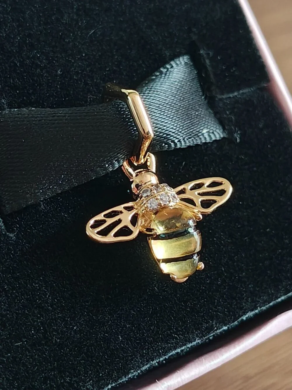 Authentic Pandora Gold Sparkling Bee Dangle Charm – 762672C01 14K Gold-Plated - Picture 3 of 13